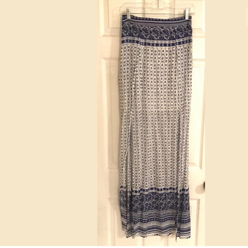 🆕 L’ATISTE Maxi Skirt Blue White Floral Geo Slits